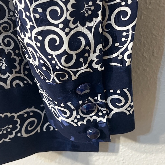 Vintage Maggy London 100% Silk Blouse Sz 12 With Blue & White Design Button Back - Picture 5 of 8